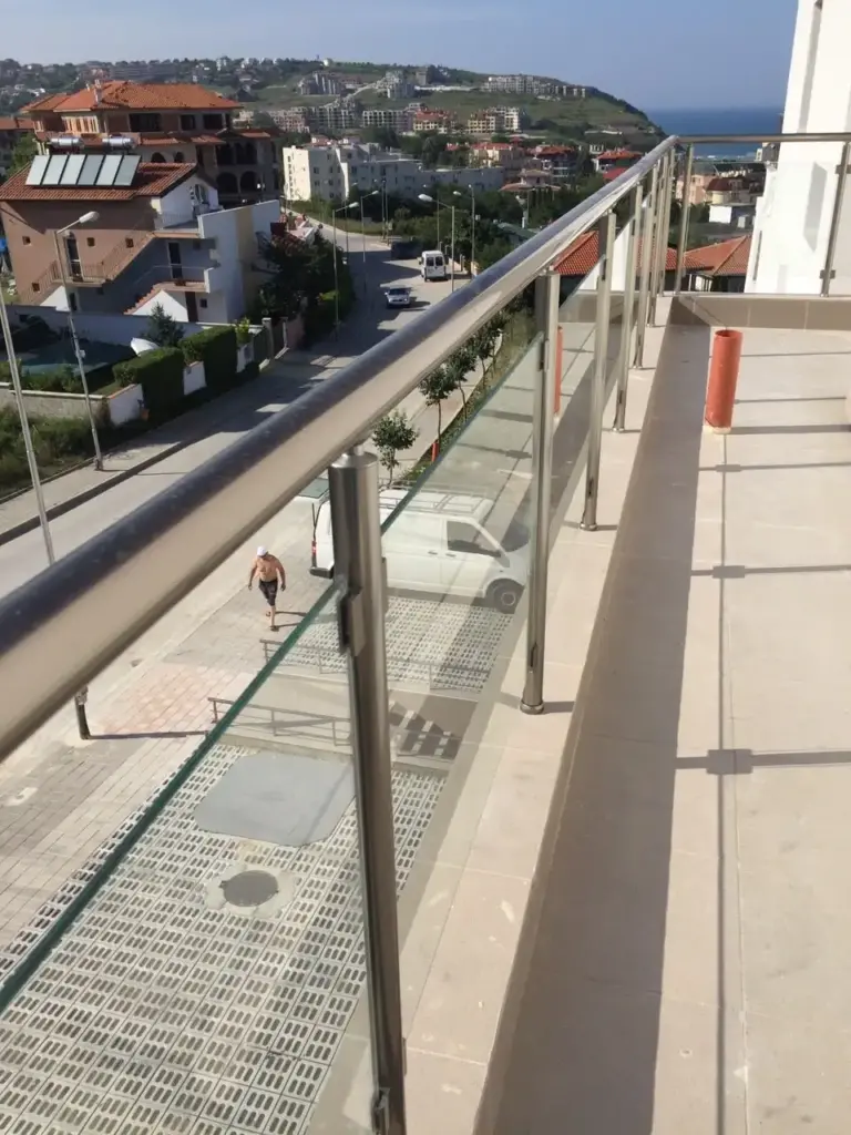 Glass_sistem_balustrade_aluminiu_13