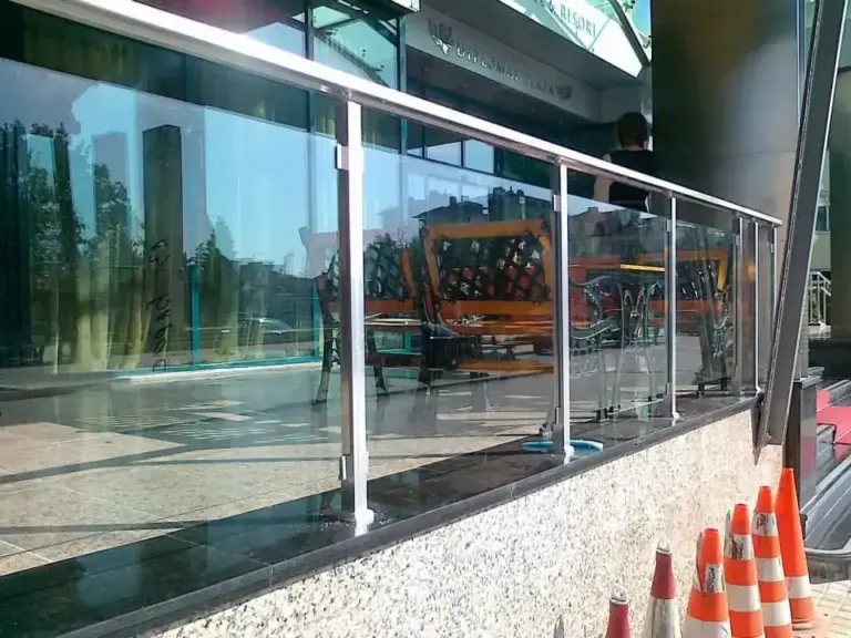 Glass_sistem_balustrade_aluminiu_22